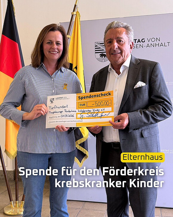 ltlsa/smü Landtagspräsident Dr. Gunnar Schellenberger überreichte einen Spendenscheck in Höhe von 500 Euro an Sandra Matz vom Förderkreis des Elternhauses.