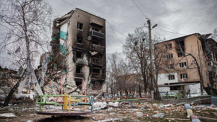 stock.adobe.com - Александр Микрюков Ein von der russischen Armee zerstörter Straßenzug im ukrainischen Borodjanka.