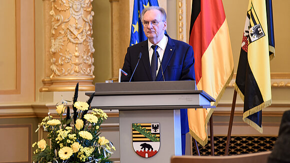 ltlsa/smü Ministerpräsident Dr. Reiner Haseloff spricht bei der Gedenkstunde am Holocaustgedenktag.