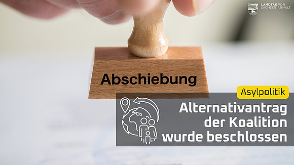 Stempel mit Aufdruck Abschiebung.