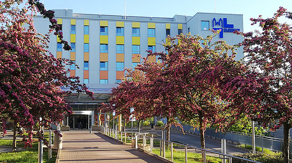 Blick auf das Städtische Klinikum Magdeburg.