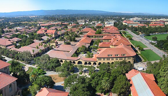 Jawed Karim/CC BY-SA 3.0 Blick von oben auf den Campus der Stanford University.