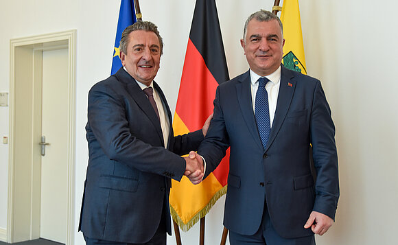 Landtagspräsident Dr. Gunnar Schellenberger empfing am 12. Februar 2024 den neuen türkischen Botschafter in Deutschland, S. E. Ahmet Başar Şen.