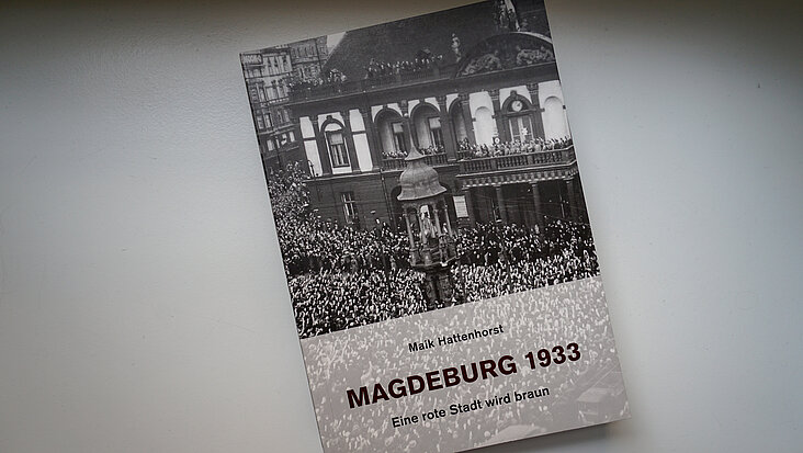 Cover des Buches von Maik Hattenhorst über Magdeburg im Jahr 1933.