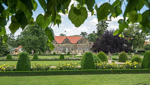 Das Foto zeigt das Kleine Schloss von Blankenburg, wo heute die Tourist-Information ihr Domizil hat. Das Foto stammt von Gudrun Oelze