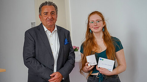 Landtagspräsident Dr. Gunnar Schellenberger und die Landessiegerin Inga Lovisa Endtmann.