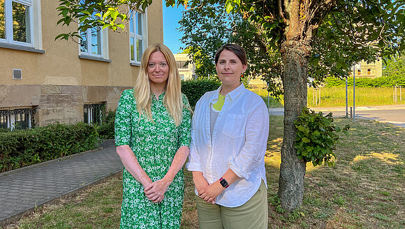 ltlsa/stb Zwei Frauen stehen nebeneinander: Natalija Kyrychenko (l.) und Liudmyla Kapustina