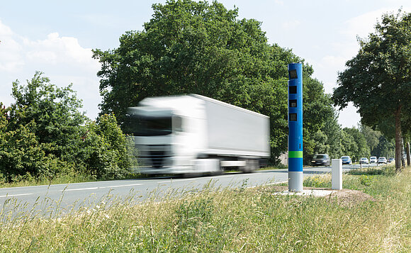 Mautkontrollsäule an einer deutschen Bundesstraße.