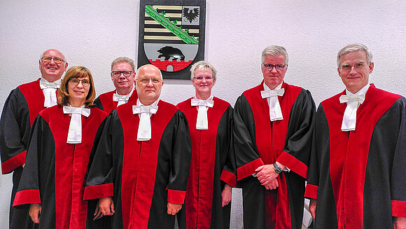 LVG LSA Gruppenfoto der Richterinnen und Richter des Landesverfassungsgerichts der 5. Wahlperiode.