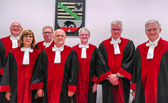 Gruppenfoto der Richterinnen und Richter des Landesverfassungsgerichts der 5. Wahlperiode.