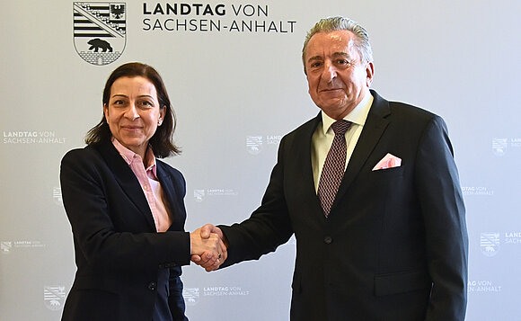 Landtagspräsident Dr. Gunnar Schellenberger begrüßte die Botschafterin der Republik Zypern in Deutschland, I.E. Maria Papakyriakou, im Landtag von Sachsen-Anhalt.