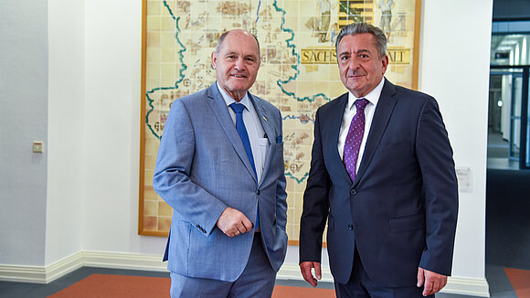 Landtagspräsident Dr. Gunnar Schellenberger (r.) hat den Präsidenten des österreichischen Nationalrats, Wolfgang Sobotka, im Landtag empfangen.