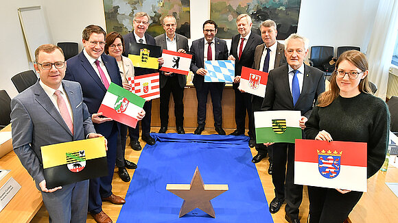 Gruppenfoto aller teilnehmenden EU-Ausschussvorsitzenden.