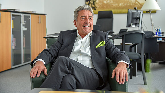 ltlsa/stb Landtagspräsident Dr. Gunnar Schellenberger beim Interview in seinem Amtszimmer im Landtag von Sachsen-Anhalt.