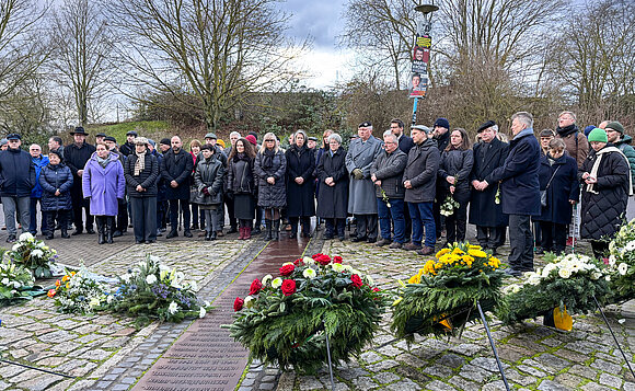 ltlsa/smü Gedenken am Mahnmal MAGDA am Holocaustgedenktag 2025.
