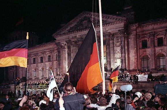 Einheitsfeierlichkeiten vor dem Reichstag im Jahr 1990.