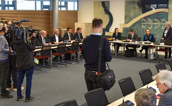 Im Januar 2025 beschloss der Landtag die Einsetzung eines Parlamentarischen Untersuchungsausschusses, durch den das Geschehen, die Umstände und die Hintergründe des Anschlags auf dem Magdeburger Weihnachtsmarkt untersucht werden sollen. Im Jahr 2024 tagte er 24 Mal, zahlreiche Zeuginnen und Zeugen sowie Sachverständige wurden angehört.