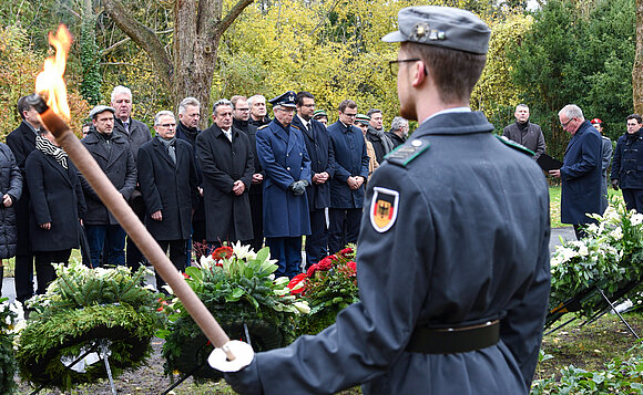 Gemeinsames Gedenken auf dem Magdeburger Westfriedhof.
