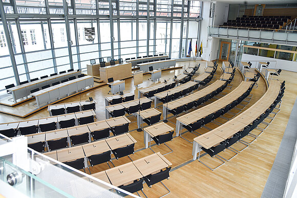 ltlsa/stb Blick in den leeren Plenarsaal des Landtags (Juni 2026).