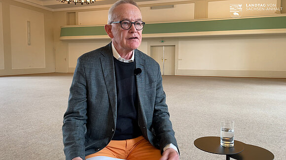 ltlsa/smü Prof. Dr. Everhard Holtmann im Interview mit der Onlineredaktion des Landtags von Sachsen-Anhalt.