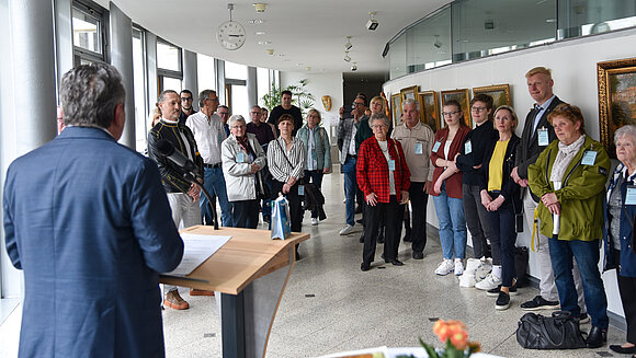 Landtagspräsident Dr. Gunnar Schellenberger eröffnete die neue Ausstellung im Landtag.