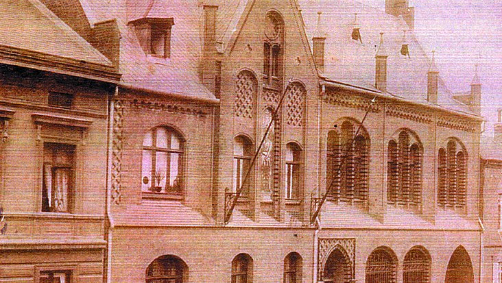 Historische Aufnahme des Sitzungsgebäudes in der Poststraße Stendal.