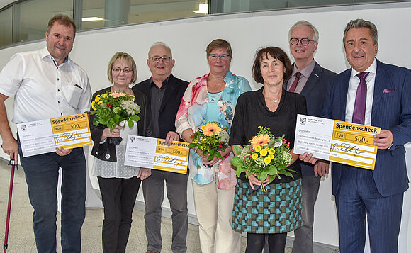 Gruppenbild: Landtagspräsident Dr. Gunnar Schellenberger (r.) und die Mitglieder des BSSA nach der erfolgreichen Ehrung im Landtag von Sachsen-Anhalt.