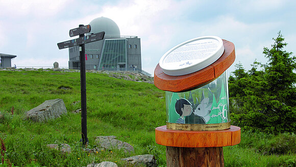 ltlsa Blick auf das Brockenhaus im Nationalpark Harz.