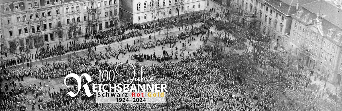 Blick auf den Magdeburger Domplatz im Februar 1925 während des 1. Gründungstags des Reichsbanners.