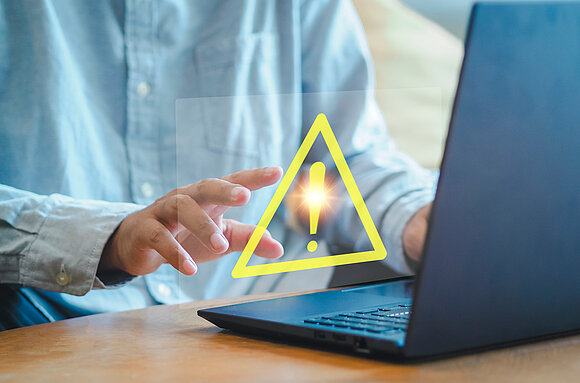 MrPanya - stock-adobe.com Symbolbild: eine gesuchte Information wird auf einer Website nicht angezeigt.