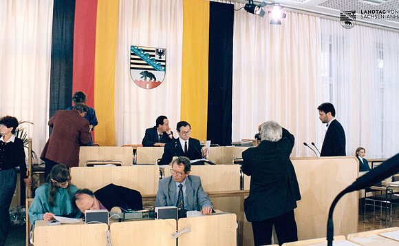 Alles bereit für die Landtagssitzung im Magdeburger Plenarsaal.