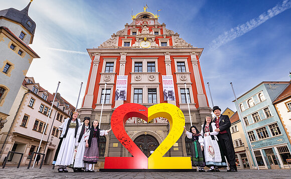 Das Logo des Tags der Deutschen Einheit von 2022 ging durch Thüringen (und ganze Deutschland) auf Reisen.