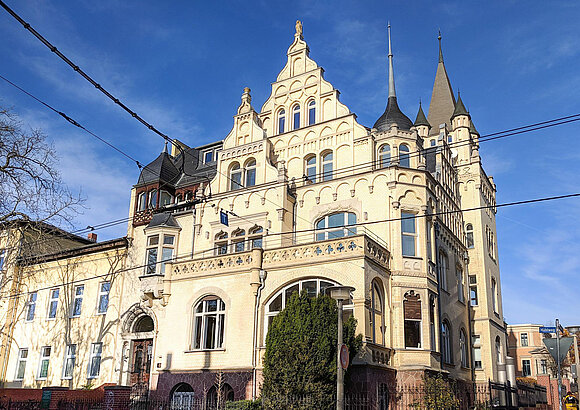 MLU Gebäudeansicht des Orientalischen Zentrums