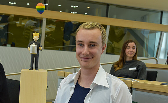 ltlsa/stb Preisträger Eric Stehr mit seinem Ehrenamtspreis.