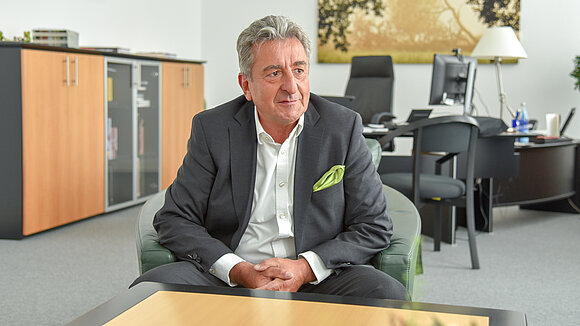 ltlsa/stb Landtagspräsident Dr. Gunnar Schellenberger beim Interview in seinem Amtszimmer im Landtag von Sachsen-Anhalt.