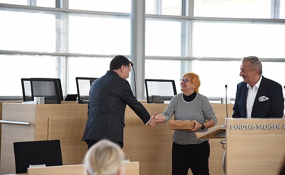 Begrüßung durch den Direktor beim Landtag, Dr. Torsten Gruß (l.), und Landtagspräsident Dr. Gunnar Schellenberger.