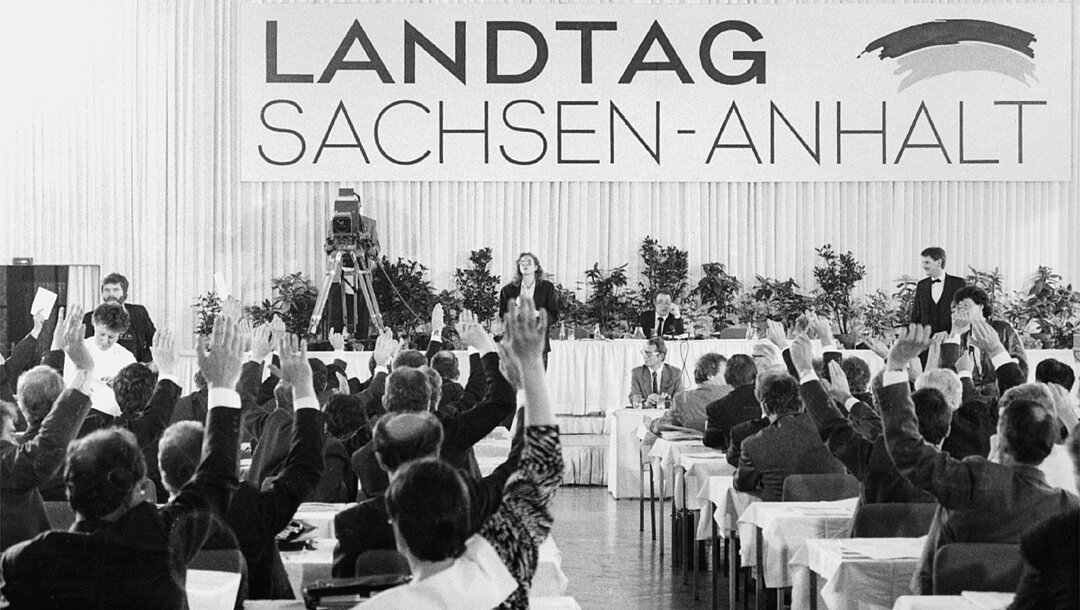 Landtag SachsenAnhalt 228 Fragen über 30 Jahre SachsenAnhalt